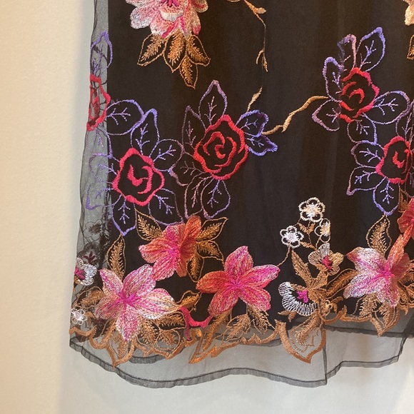 Beige by ECI Embroidered Floral Dress Size 1X - Picture 3 of 5